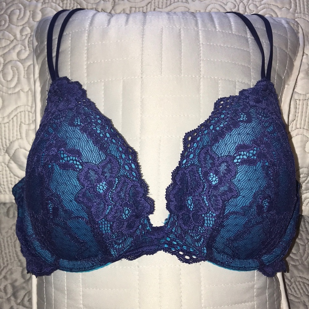 Victoria’s Secret Very Sexy blue Lacey bra 36B